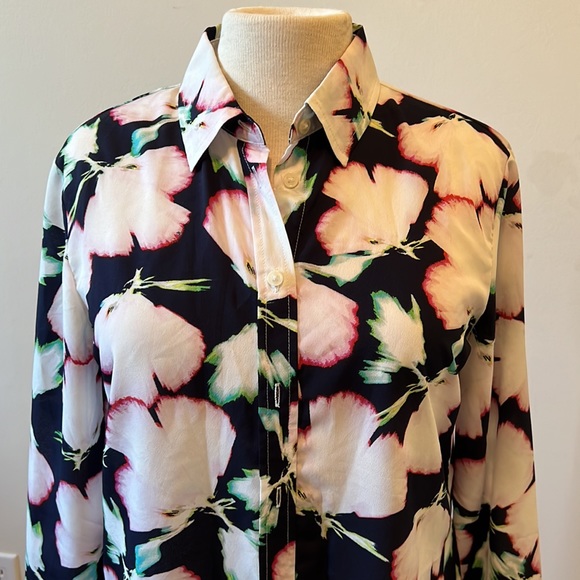 Banana republic floral blouse - Picture 2 of 3